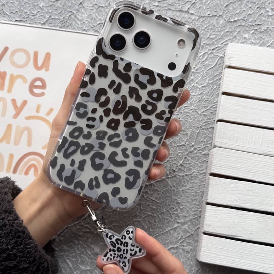 قاب طلقی پلنگی آیفون به همراه آویز